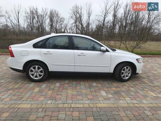 Белый Вольво С40, объемом двигателя 1.6 л и пробегом 188 тыс. км за 6999 $, фото 6 на Automoto.ua