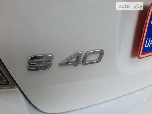 Білий Вольво S40, об'ємом двигуна 1.6 л та пробігом 205 тис. км за 7400 $, фото 128 на Automoto.ua