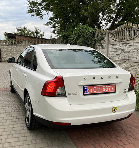 Білий Вольво S40, об'ємом двигуна 1.6 л та пробігом 237 тис. км за 8200 $, фото 9 на Automoto.ua