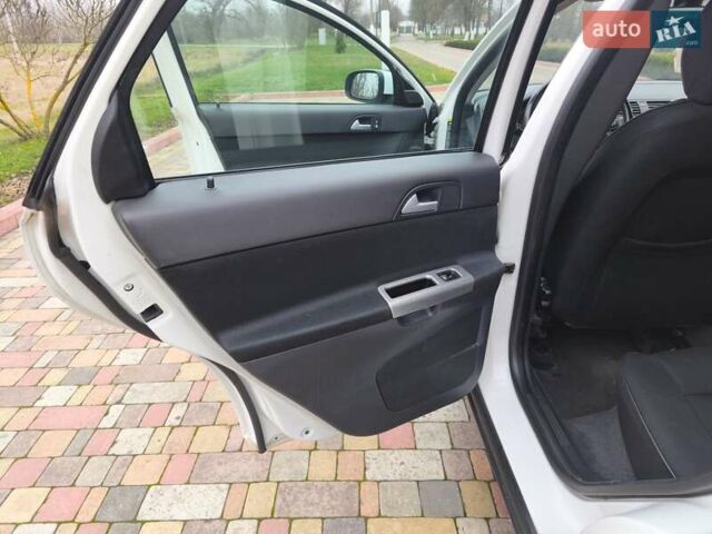 Белый Вольво С40, объемом двигателя 1.6 л и пробегом 188 тыс. км за 6999 $, фото 17 на Automoto.ua