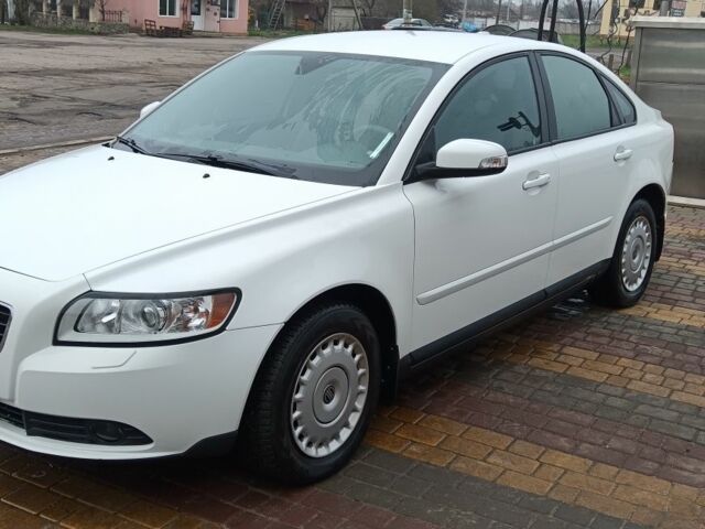 Белый Вольво С40, объемом двигателя 1.6 л и пробегом 214 тыс. км за 6600 $, фото 2 на Automoto.ua
