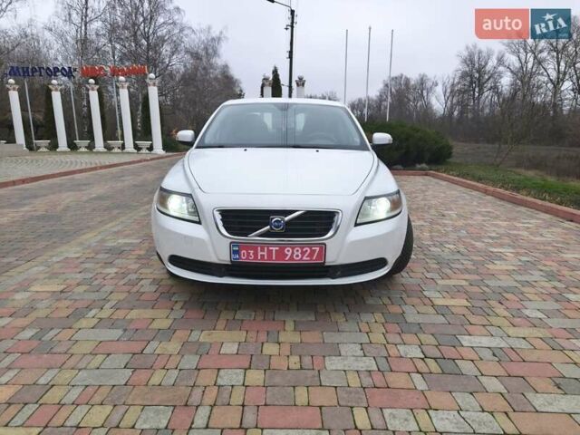 Белый Вольво С40, объемом двигателя 1.6 л и пробегом 188 тыс. км за 6999 $, фото 1 на Automoto.ua