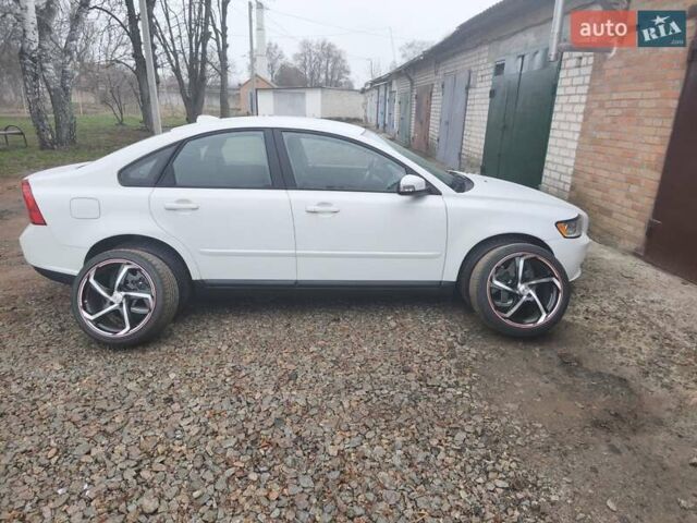 Белый Вольво С40, объемом двигателя 1.6 л и пробегом 188 тыс. км за 6999 $, фото 34 на Automoto.ua