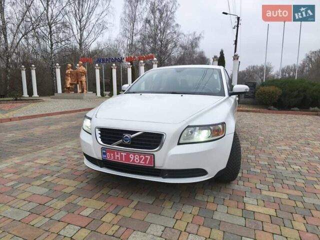 Белый Вольво С40, объемом двигателя 1.6 л и пробегом 188 тыс. км за 6999 $, фото 9 на Automoto.ua
