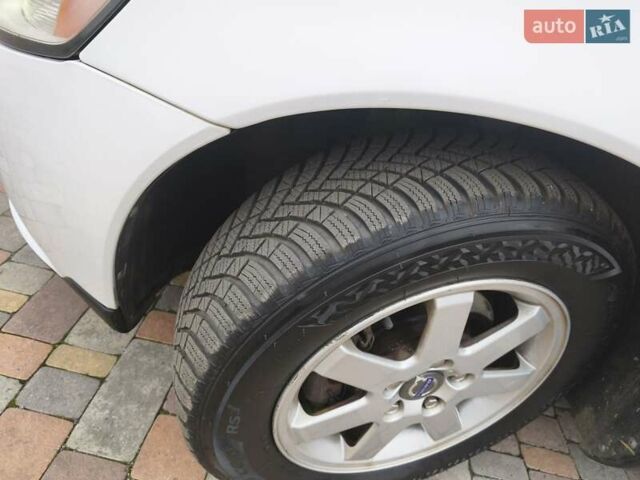 Белый Вольво С40, объемом двигателя 1.6 л и пробегом 188 тыс. км за 6999 $, фото 10 на Automoto.ua