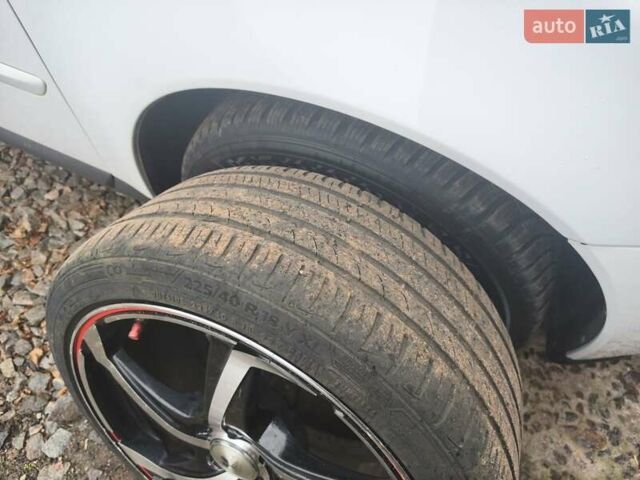 Белый Вольво С40, объемом двигателя 1.6 л и пробегом 188 тыс. км за 6999 $, фото 36 на Automoto.ua