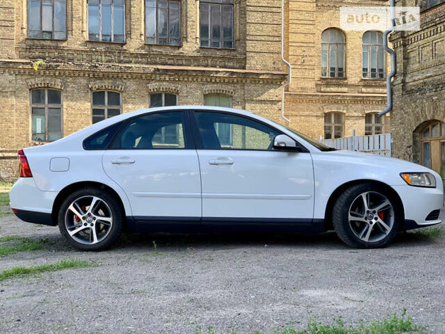 Білий Вольво S40, об'ємом двигуна 1.6 л та пробігом 246 тис. км за 7700 $, фото 10 на Automoto.ua