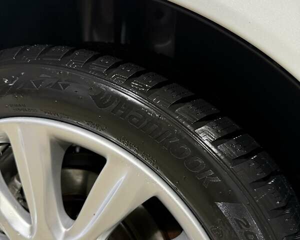 Белый Вольво С40, объемом двигателя 1.6 л и пробегом 310 тыс. км за 9000 $, фото 10 на Automoto.ua