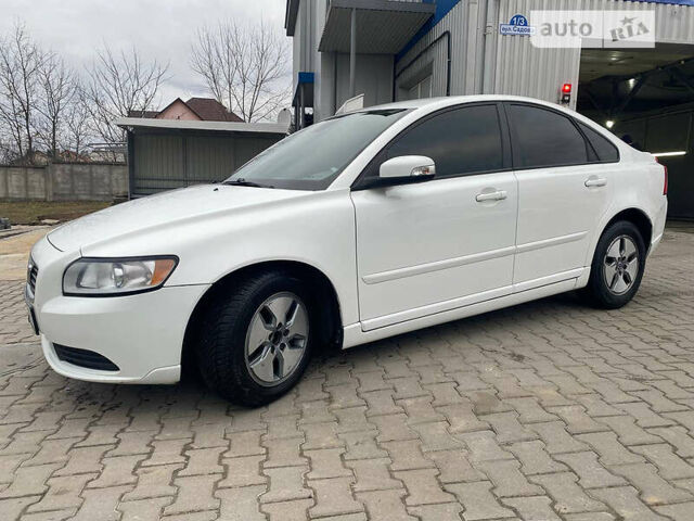 Білий Вольво S40, об'ємом двигуна 1.6 л та пробігом 336 тис. км за 7000 $, фото 6 на Automoto.ua