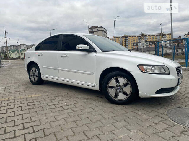 Білий Вольво S40, об'ємом двигуна 1.6 л та пробігом 336 тис. км за 7000 $, фото 3 на Automoto.ua