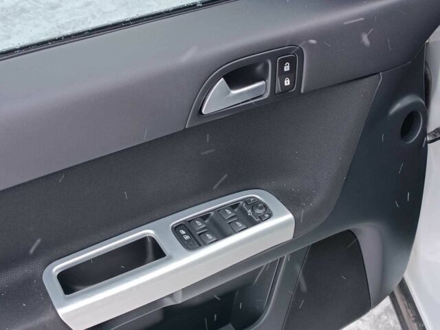 Білий Вольво S40, об'ємом двигуна 2 л та пробігом 242 тис. км за 5800 $, фото 19 на Automoto.ua