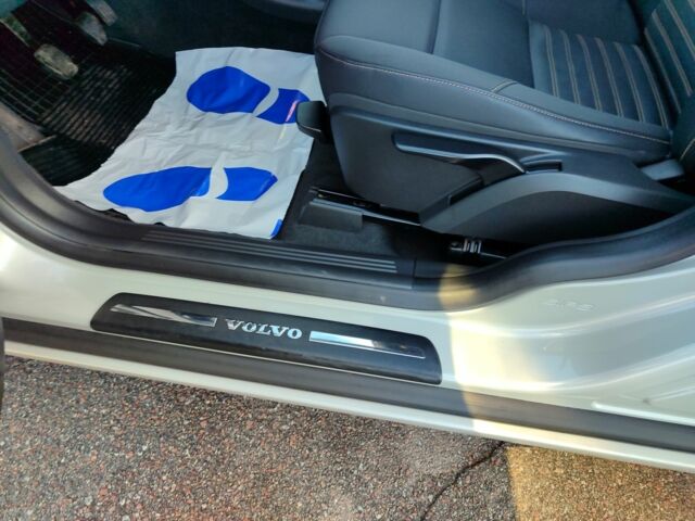 Белый Вольво С40, объемом двигателя 1.6 л и пробегом 194 тыс. км за 9999 $, фото 19 на Automoto.ua