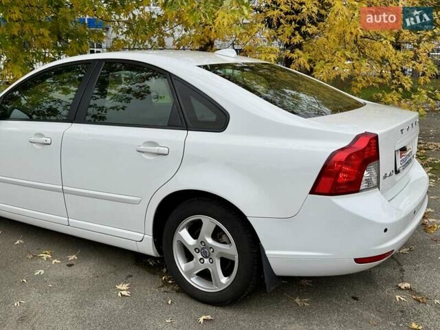 Белый Вольво С40, объемом двигателя 2 л и пробегом 190 тыс. км за 7990 $, фото 9 на Automoto.ua