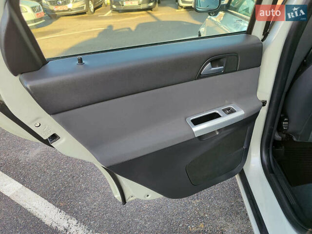 Вольво С40 2011 в Киеве на Automoto.ua Белый Вольво С40, объемом двигателя 1.6 л и пробегом 194 тыс. км за 10000 $, фото 27 на Automoto.ua