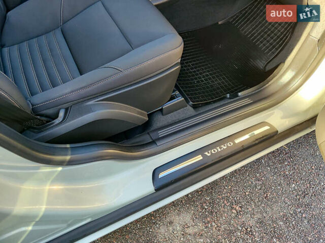 Вольво С40 2011 в Киеве на Automoto.ua Белый Вольво С40, объемом двигателя 1.6 л и пробегом 194 тыс. км за 10000 $, фото 28 на Automoto.ua