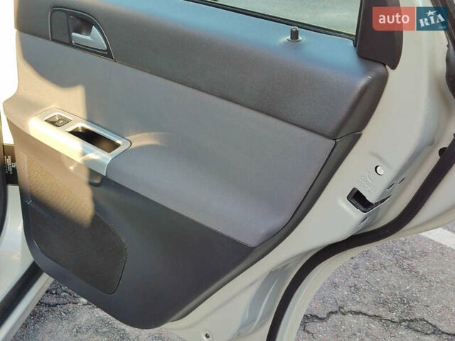 Вольво С40 2011 в Киеве на Automoto.ua Белый Вольво С40, объемом двигателя 1.6 л и пробегом 194 тыс. км за 10000 $, фото 26 на Automoto.ua