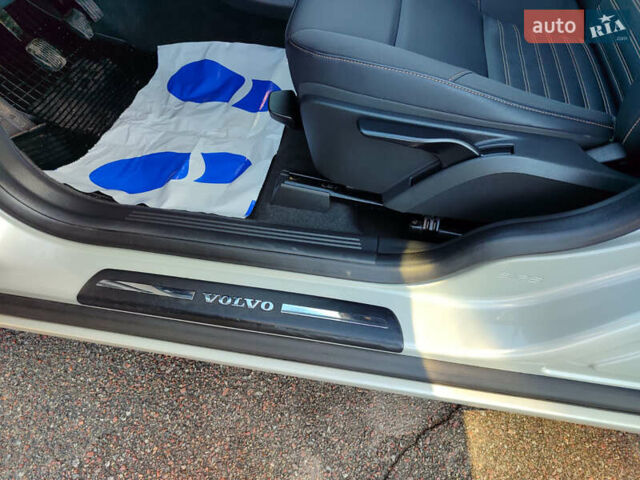 Вольво С40 2011 в Киеве на Automoto.ua Белый Вольво С40, объемом двигателя 1.6 л и пробегом 194 тыс. км за 10000 $, фото 18 на Automoto.ua