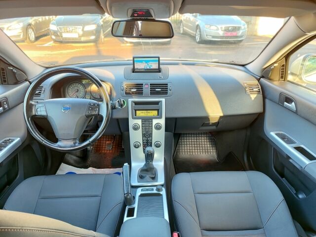 Белый Вольво С40, объемом двигателя 1.6 л и пробегом 194 тыс. км за 9999 $, фото 17 на Automoto.ua