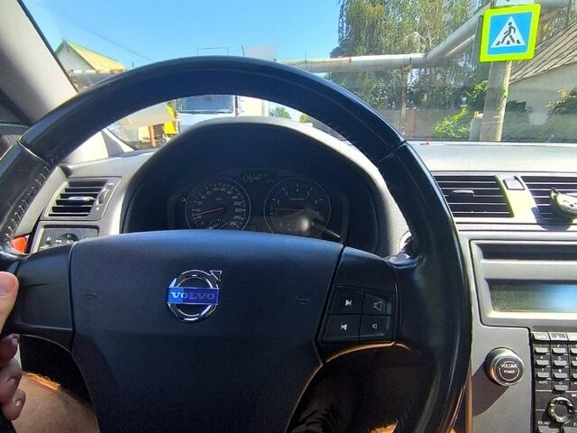 Білий Вольво S40, об'ємом двигуна 2 л та пробігом 185 тис. км за 7200 $, фото 2 на Automoto.ua