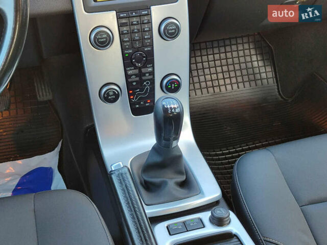 Вольво С40 2011 в Киеве на Automoto.ua Белый Вольво С40, объемом двигателя 1.6 л и пробегом 194 тыс. км за 10000 $, фото 30 на Automoto.ua