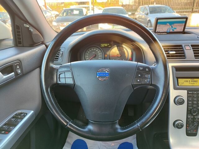 Белый Вольво С40, объемом двигателя 1.6 л и пробегом 194 тыс. км за 9999 $, фото 21 на Automoto.ua