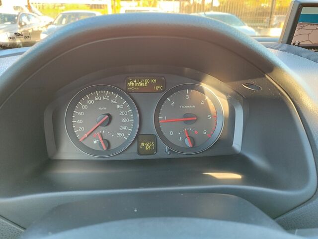 Белый Вольво С40, объемом двигателя 1.6 л и пробегом 194 тыс. км за 9999 $, фото 22 на Automoto.ua