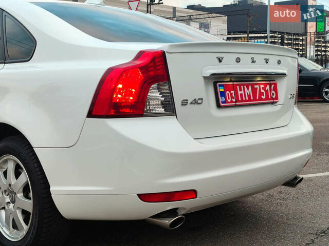 Вольво S40 2011 у Києві на Automoto.ua Білий Вольво S40, об'ємом двигуна 2 л та пробігом 233 тис. км за 11300 $, фото 2 на Automoto.ua