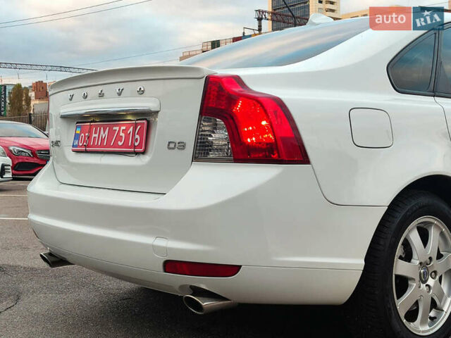 Вольво S40 2011 у Києві на Automoto.ua Білий Вольво S40, об'ємом двигуна 2 л та пробігом 233 тис. км за 11300 $, фото 5 на Automoto.ua