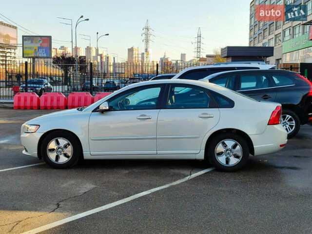 Вольво С40 2011 в Киеве на Automoto.ua Белый Вольво С40, объемом двигателя 1.6 л и пробегом 194 тыс. км за 10000 $, фото 6 на Automoto.ua