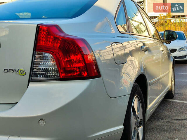 Вольво С40 2011 в Киеве на Automoto.ua Белый Вольво С40, объемом двигателя 1.6 л и пробегом 194 тыс. км за 10000 $, фото 14 на Automoto.ua