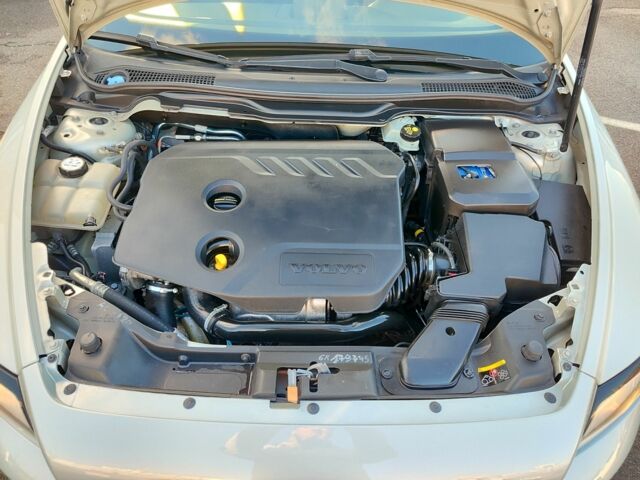 Белый Вольво С40, объемом двигателя 1.6 л и пробегом 194 тыс. км за 9999 $, фото 23 на Automoto.ua