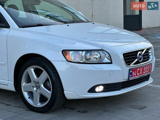 Білий Вольво S40, об'ємом двигуна 1.6 л та пробігом 247 тис. км за 8850 $, фото 19 на Automoto.ua