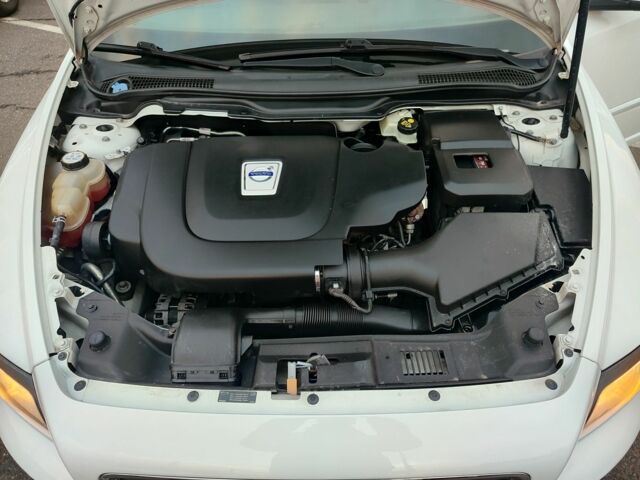 Білий Вольво S40, об'ємом двигуна 2 л та пробігом 233 тис. км за 11299 $, фото 18 на Automoto.ua