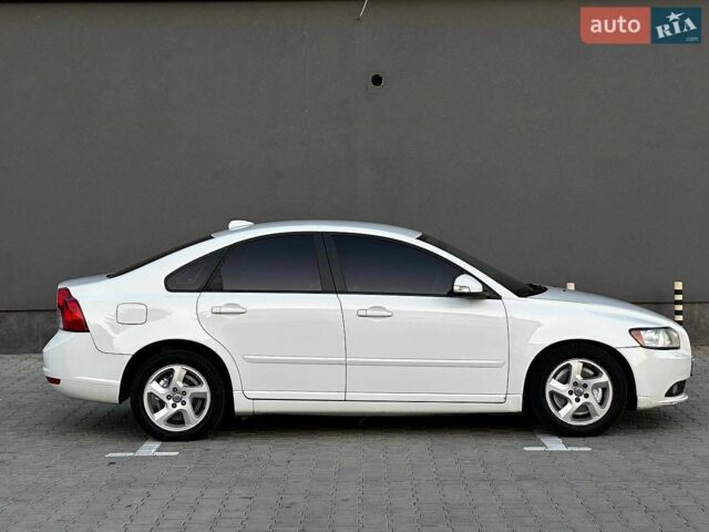 Білий Вольво S40, об'ємом двигуна 2 л та пробігом 278 тис. км за 6499 $, фото 15 на Automoto.ua