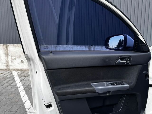Білий Вольво S40, об'ємом двигуна 2 л та пробігом 278 тис. км за 6499 $, фото 21 на Automoto.ua