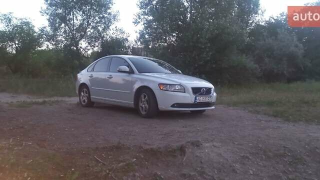 Білий Вольво S40, об'ємом двигуна 2 л та пробігом 250 тис. км за 7600 $, фото 1 на Automoto.ua