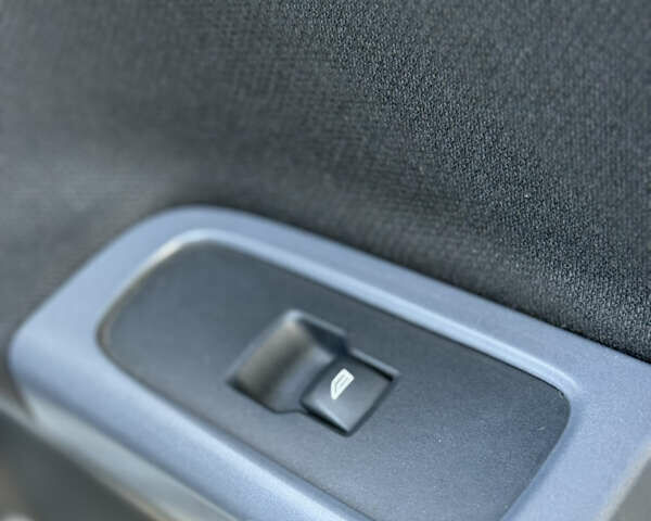 Белый Вольво С40, объемом двигателя 2 л и пробегом 240 тыс. км за 7350 $, фото 24 на Automoto.ua