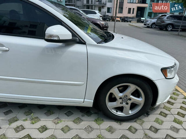Белый Вольво С40, объемом двигателя 2 л и пробегом 110 тыс. км за 9500 $, фото 19 на Automoto.ua