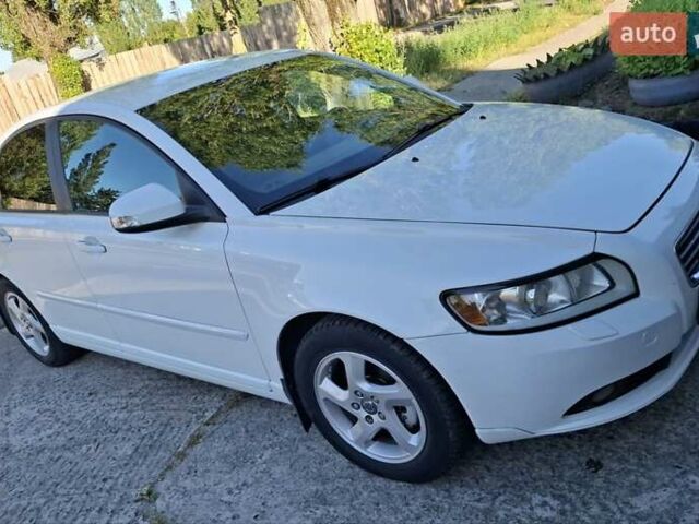 Белый Вольво С40, объемом двигателя 2 л и пробегом 248 тыс. км за 7400 $, фото 2 на Automoto.ua