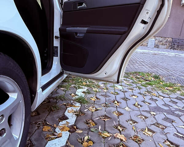 Вольво С40 2012 в Киеве на Automoto.ua Белый Вольво С40, объемом двигателя 2 л и пробегом 176 тыс. км за 7400 $, фото 21 на Automoto.ua