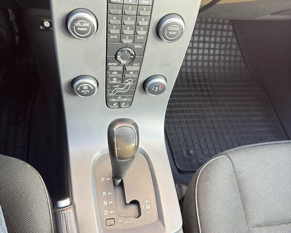 Білий Вольво S40, об'ємом двигуна 2 л та пробігом 180 тис. км за 7400 $, фото 35 на Automoto.ua