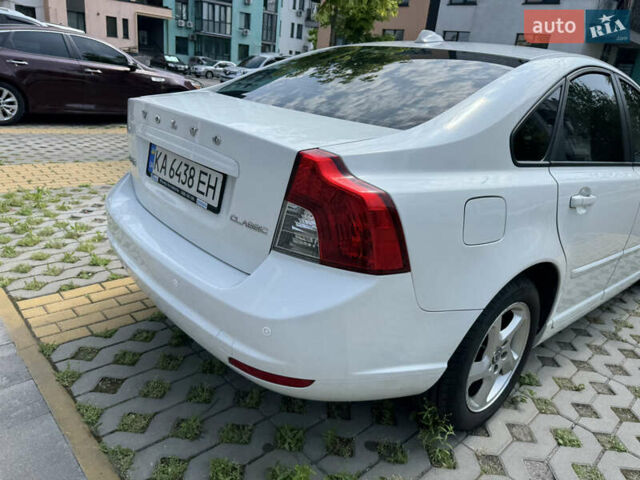 Белый Вольво С40, объемом двигателя 2 л и пробегом 110 тыс. км за 9500 $, фото 12 на Automoto.ua