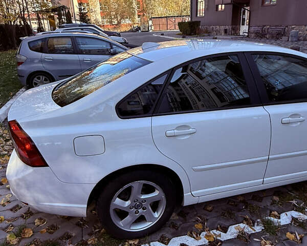 Вольво С40 2012 в Киеве на Automoto.ua Белый Вольво С40, объемом двигателя 2 л и пробегом 176 тыс. км за 7400 $, фото 20 на Automoto.ua