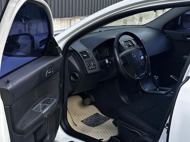 Білий Вольво S40, об'ємом двигуна 2 л та пробігом 278 тис. км за 6499 $, фото 20 на Automoto.ua