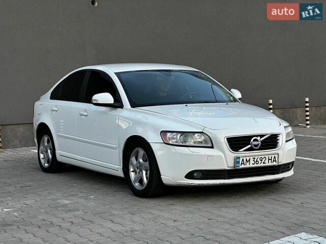 Білий Вольво S40, об'ємом двигуна 2 л та пробігом 278 тис. км за 6499 $, фото 6 на Automoto.ua