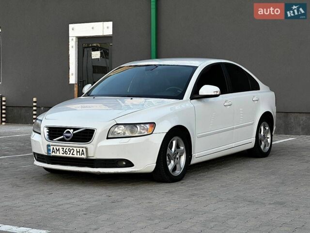 Білий Вольво S40, об'ємом двигуна 2 л та пробігом 278 тис. км за 6499 $, фото 7 на Automoto.ua