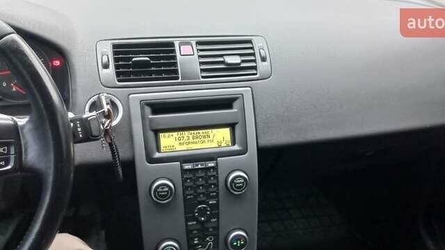 Білий Вольво S40, об'ємом двигуна 2 л та пробігом 250 тис. км за 7600 $, фото 15 на Automoto.ua