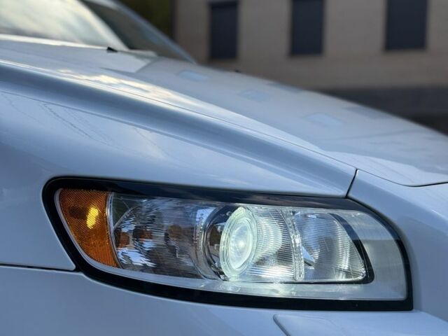 Белый Вольво С40, объемом двигателя 2 л и пробегом 240 тыс. км за 7350 $, фото 15 на Automoto.ua