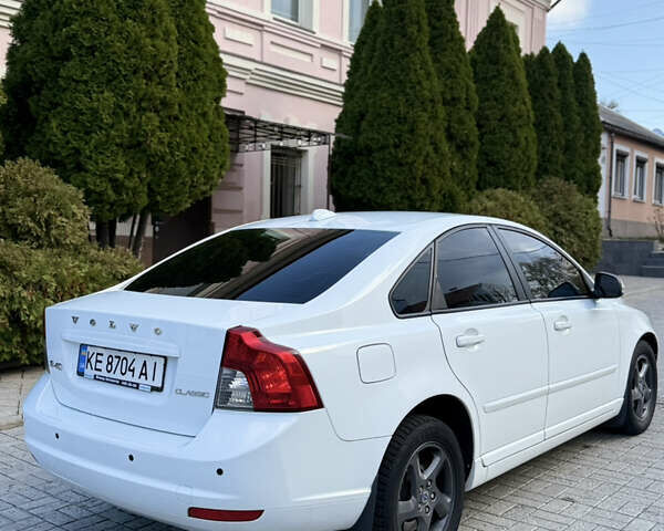 Белый Вольво С40, объемом двигателя 2 л и пробегом 240 тыс. км за 7350 $, фото 6 на Automoto.ua