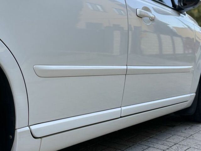 Белый Вольво С40, объемом двигателя 2 л и пробегом 240 тыс. км за 7350 $, фото 12 на Automoto.ua